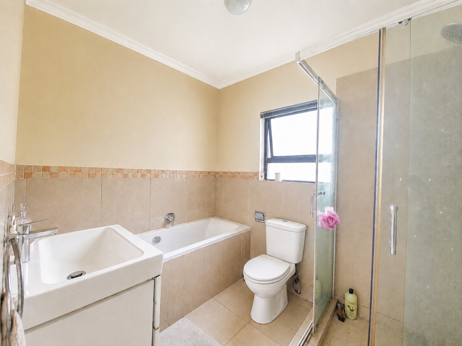 2 Bedroom Property for Sale in Burgundy Estate Western Cape
